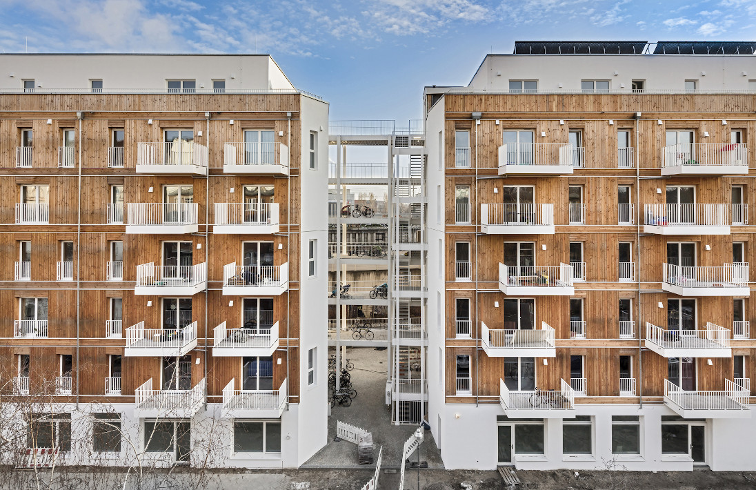 Lynarstraße Berlin, Leistung: Geschlossene Gebäudehülle