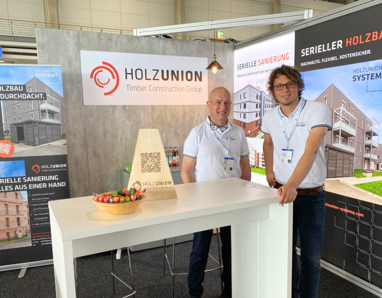 Holzunion auf der Real Estate 2025 in Hannover. Auf dem Bild: Heiko Seen, Johannes Niefanger
