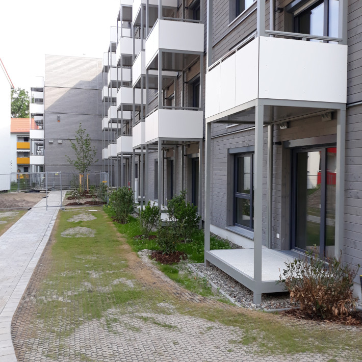 Riegelbauten Erlangen, Leistung: Geschlossene Gebäudehülle