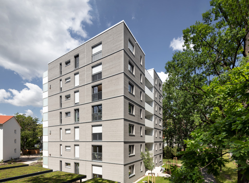 7-Geschosser Erlangen, Leistung: Geschlossene Gebäudehülle