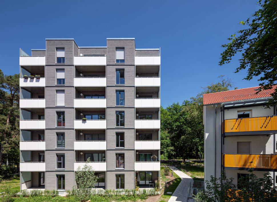 7-Geschosser Erlangen, Leistung: Geschlossene Gebäudehülle