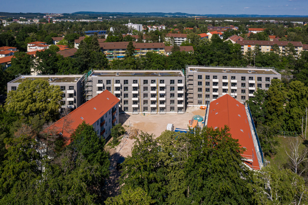 Riegelbauten Erlangen, Leistung: Geschlossene Gebäudehülle