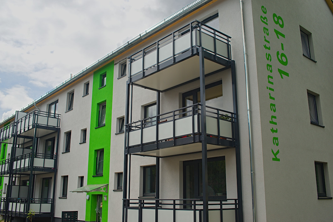 Katharinastraße, Leistung: Serielle Fassadensanierung