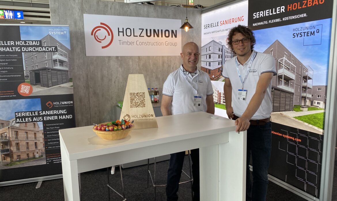 Holzunion auf der Real Estate 2025 in Hannover. Auf dem Bild: Heiko Seen, Johannes Niefanger