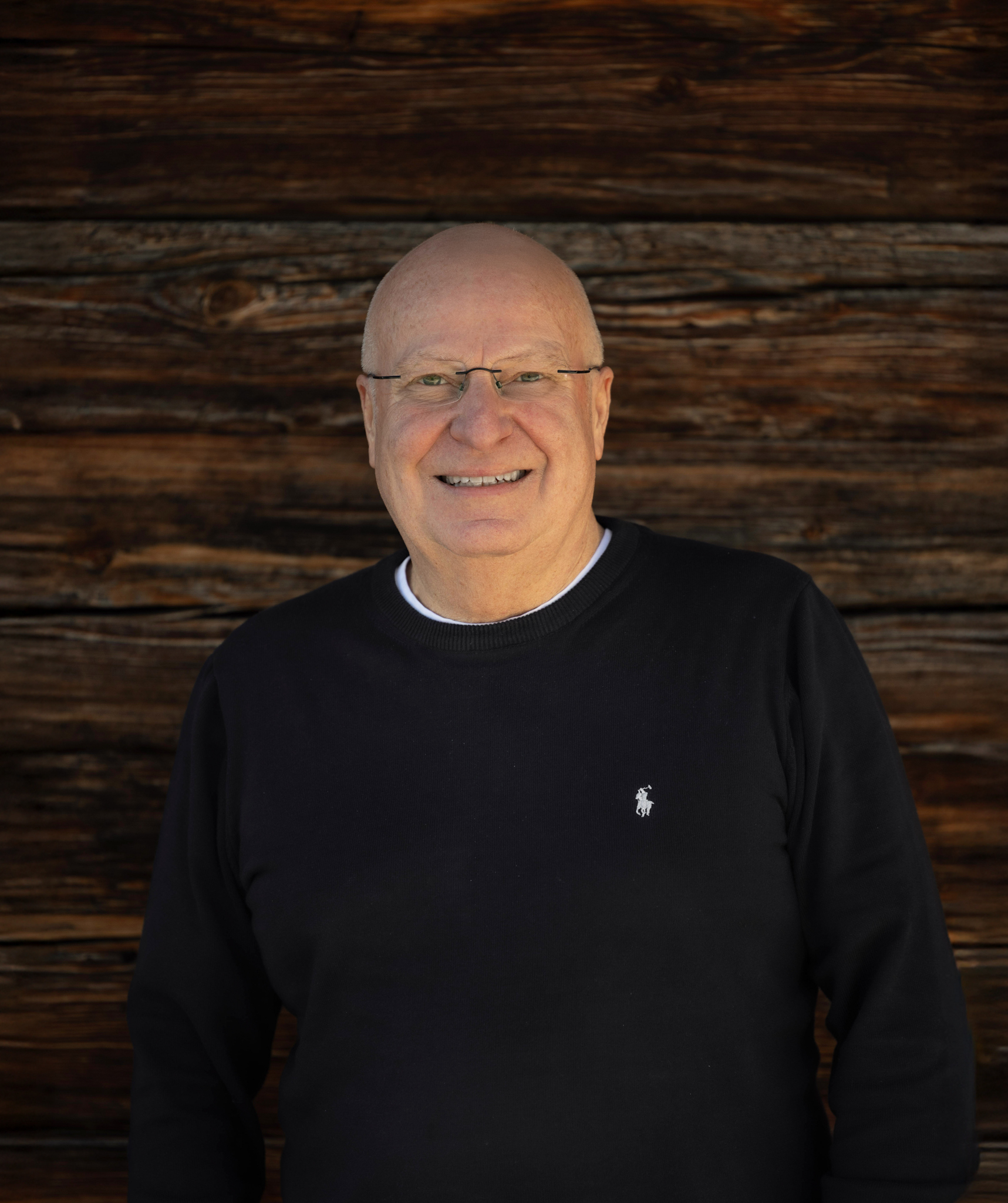 Walter Caba - Bauleiter: Er organisiert Nacharbeiten, kümmert sich um gegebenenfalls auftretende Punkte und stellt sicher, dass unsere Kunden sich auch nach Projektabschluss bestens betreut fühlen.