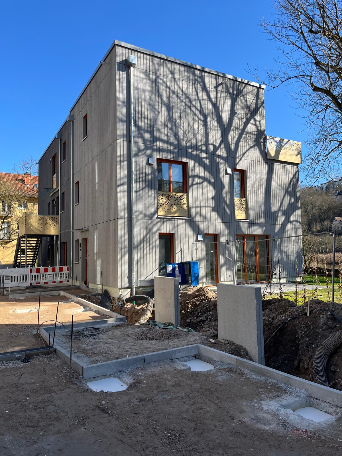 urbannature – Leben am Neckar, Leistung: Geschlossene Gebäudehülle
